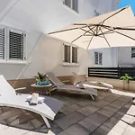 Luxury Smile-sea View Apartment *