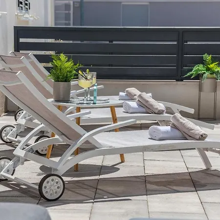 Luxury Smile-sea View Apartment